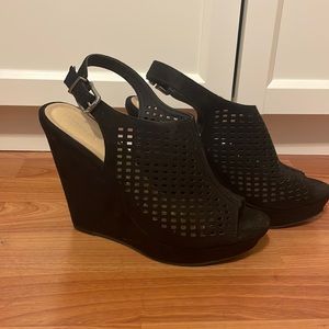 EUC CHINESE LAUNDRY Black Suede Slingback Wedge Sandals